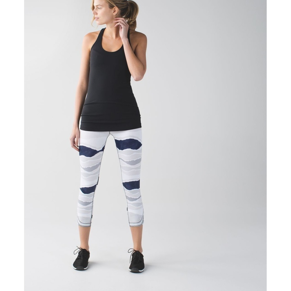 Lululemon True Self Crop Tight Women's 4 Bleacher Stripe White Black Luon Yoga